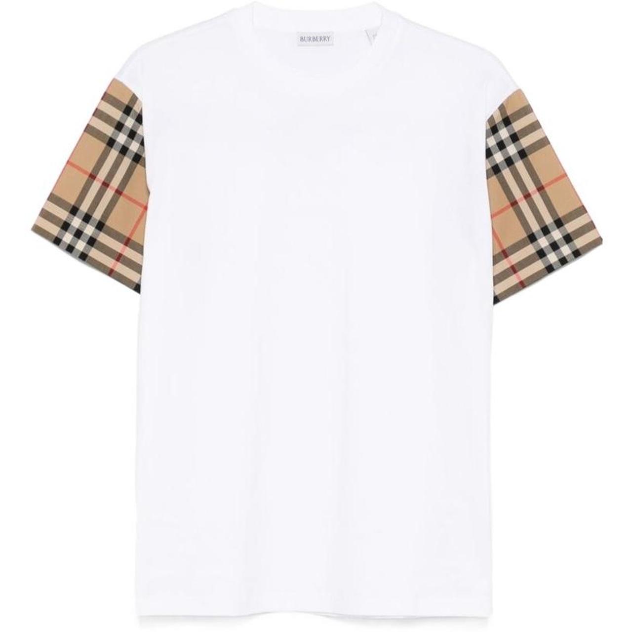 Burberry white pocket t-shirt with Nova Check pattern and logo detail.