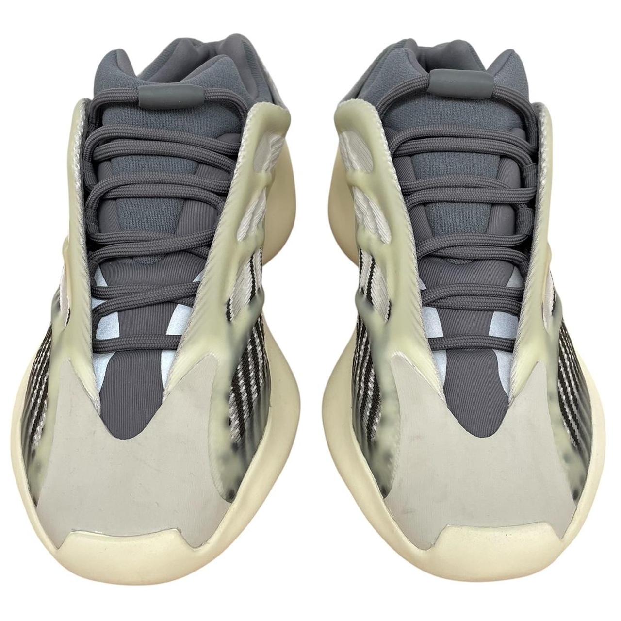 Yeezy 700 V3 Fade Salt Trainers