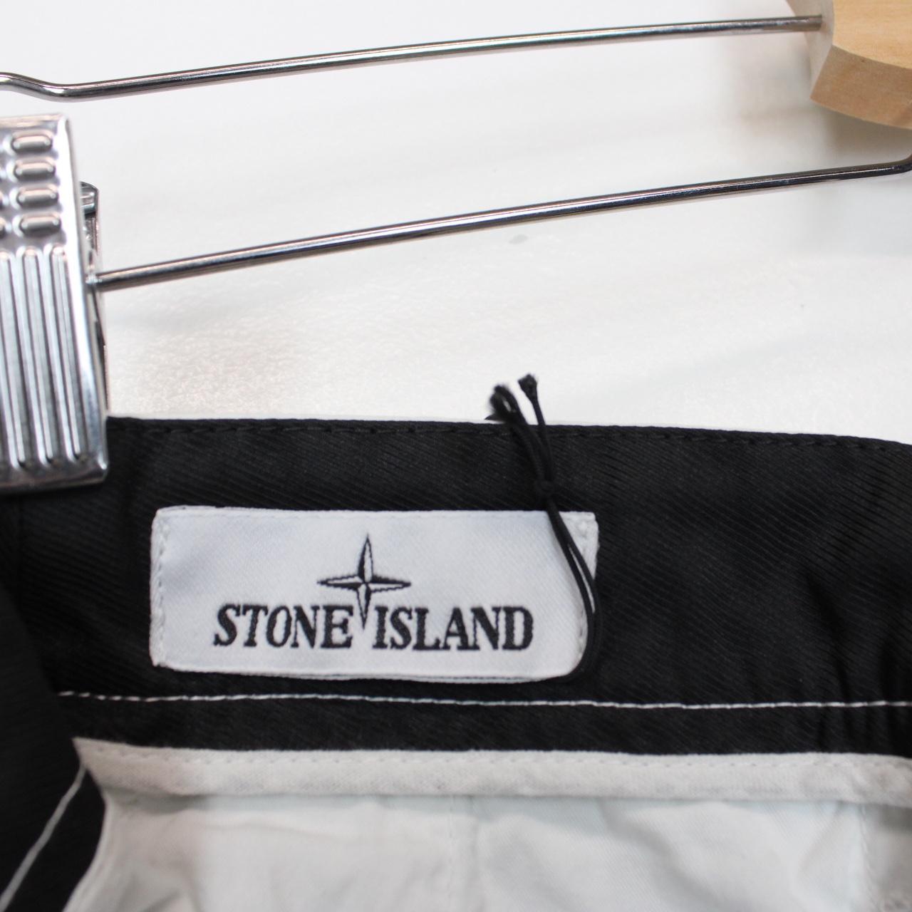 Stone Island SS 2022 White Bermuda Cotton Cargo Shorts