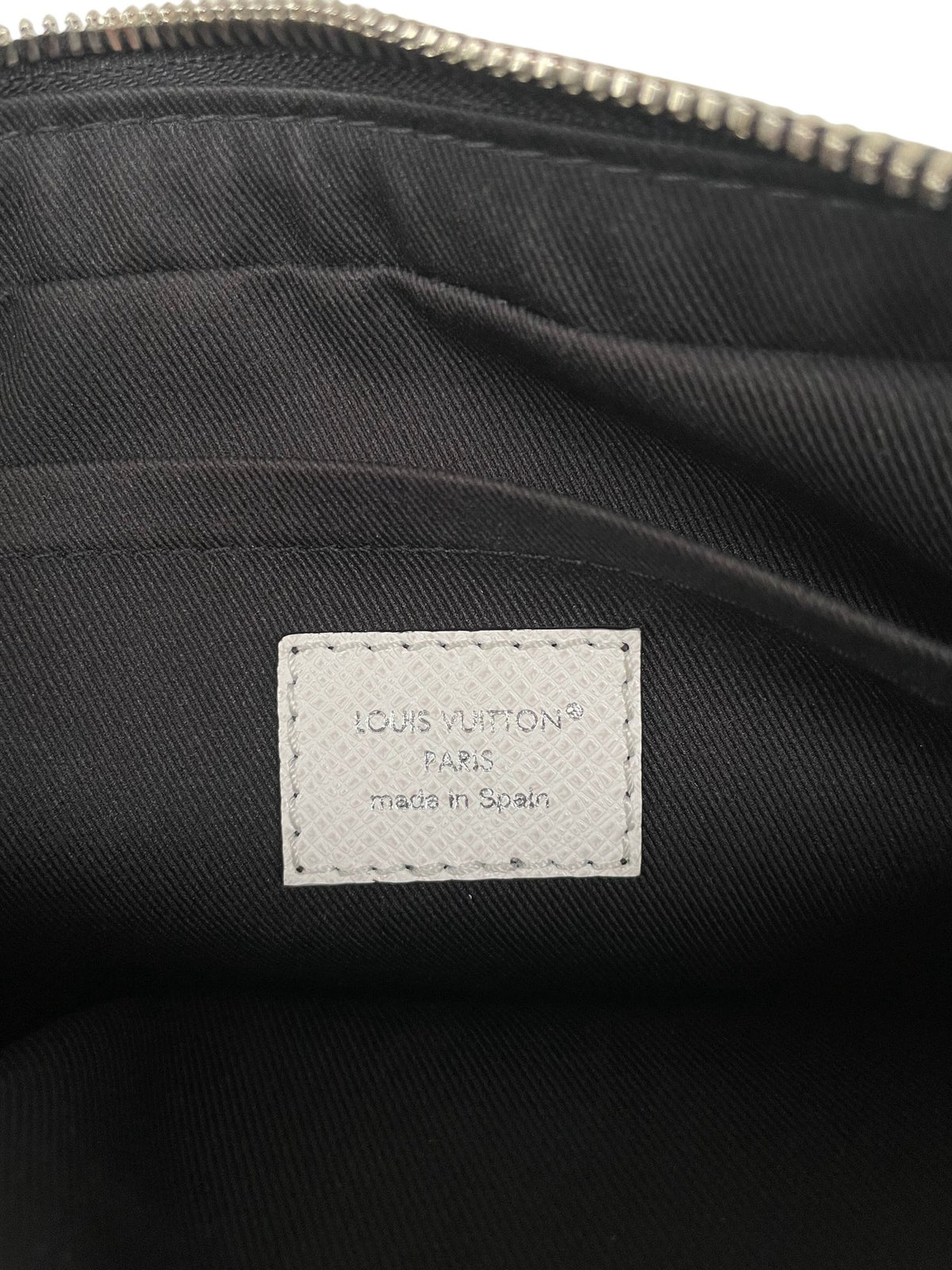 Louis Vuitton Alpha Taigarama Messenger Shoulder Bag