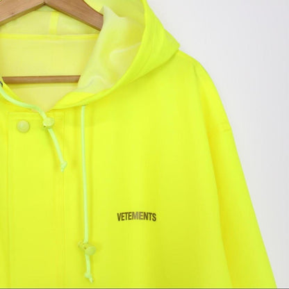Vetements Iconic Logo Raincoat Medium