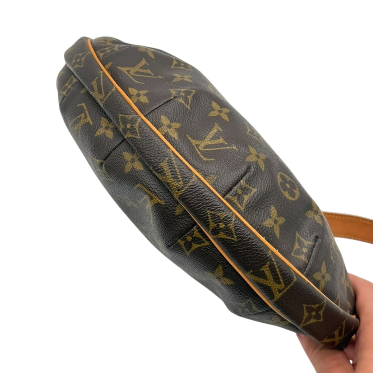 Pre-Loved Louis Vuitton Croissant PM Monogram Bag