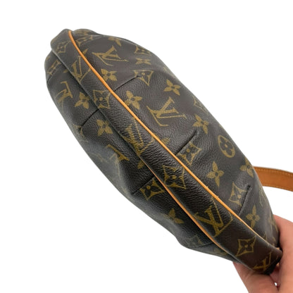 Pre-Loved Louis Vuitton Croissant PM Monogram Bag