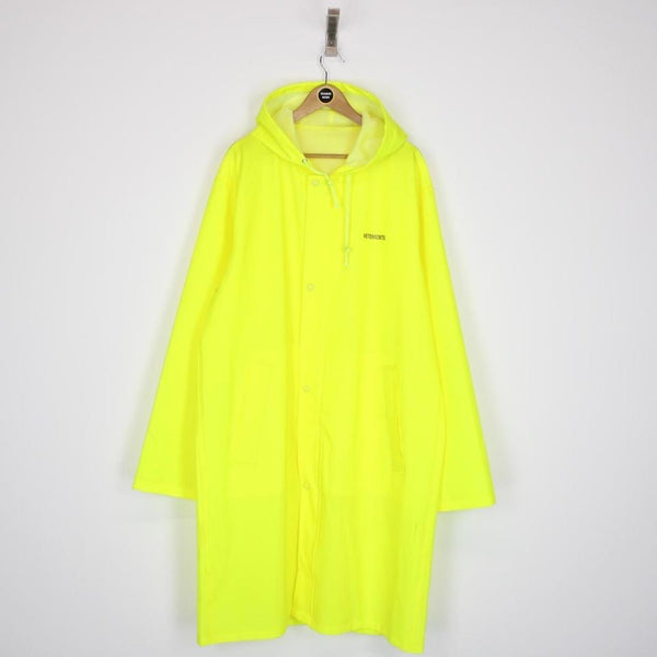 Vetements Iconic Logo Raincoat Medium