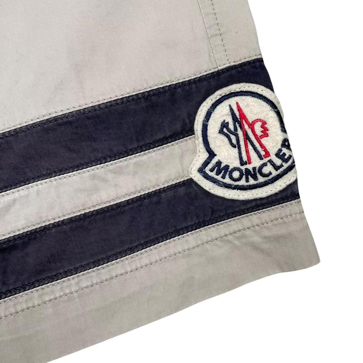 Moncler beige chino shorts with embroidered logo, cotton material, size 50.