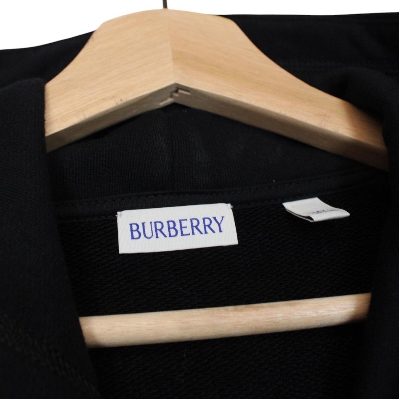 Burberry black hoodie with Nova Check trim and full zip, made of cotton.