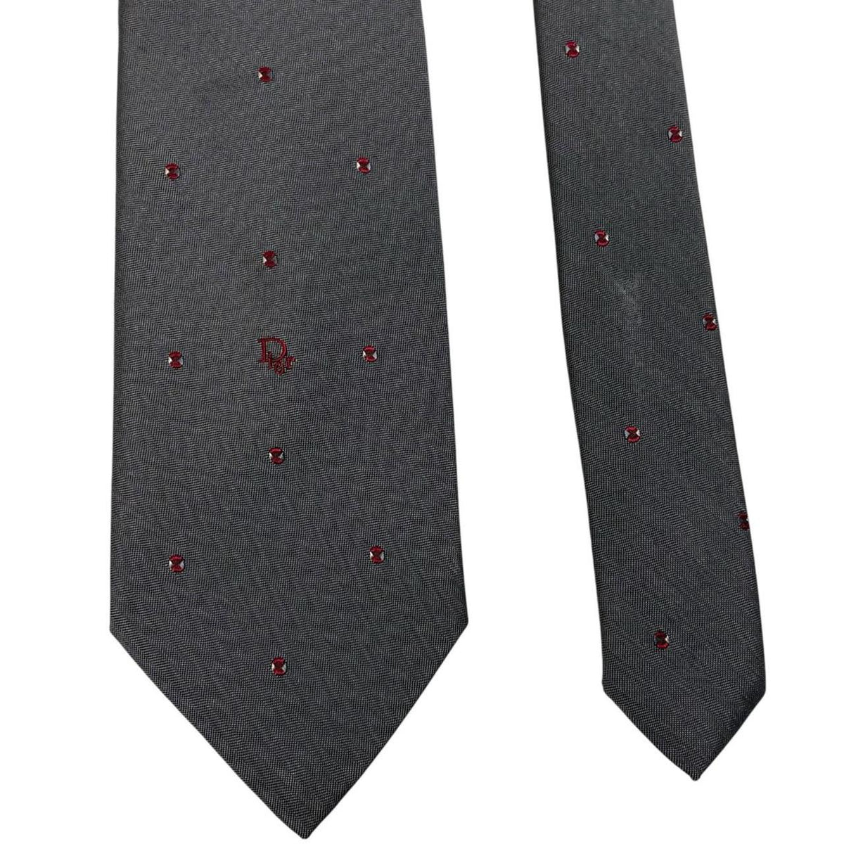 Christian Dior grey tie in silk/polyester blend with subtle sheen and classic design.