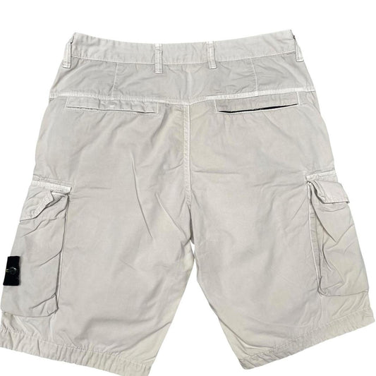 Stone Island beige cargo shorts with logo patch and cotton material.