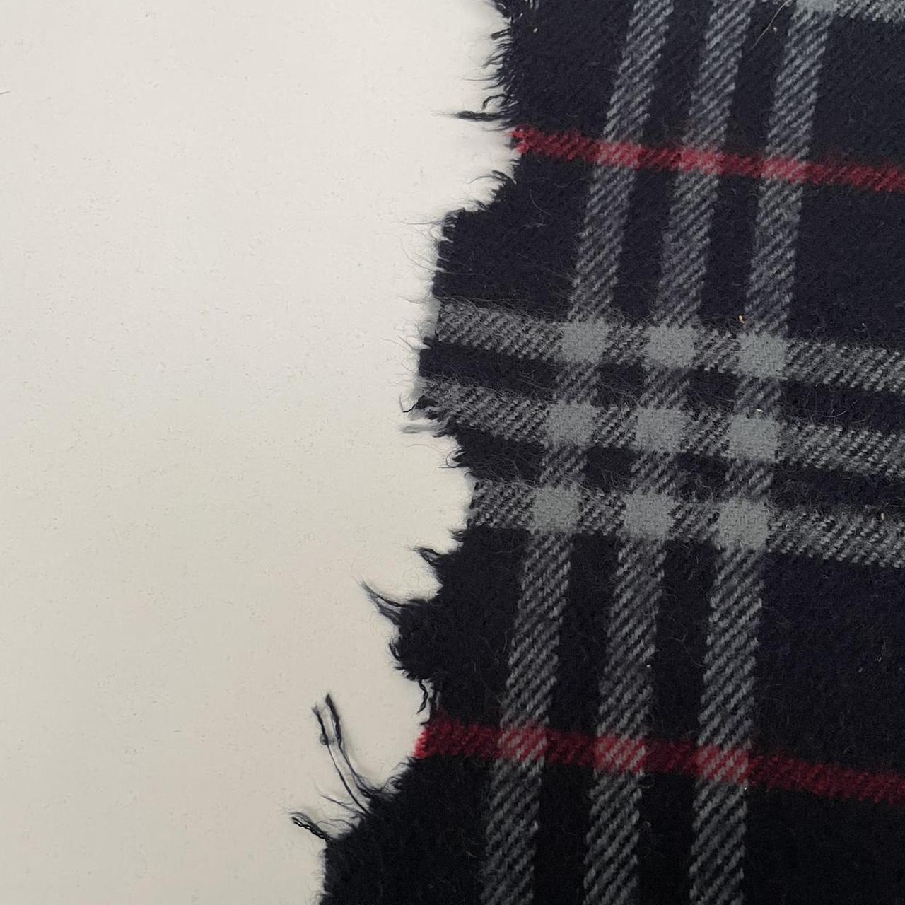 Vintage 90s Burberry Navy Blue Nova Check Lambswool Scarf