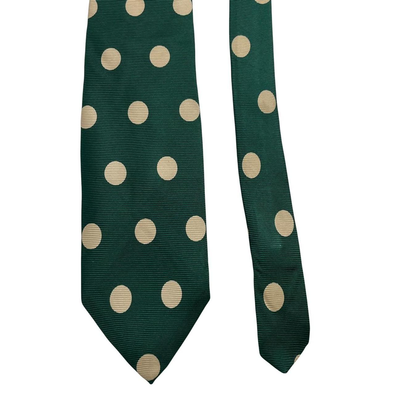 Abercrombie & Fitch cream and green silk tie with polka dot pattern.