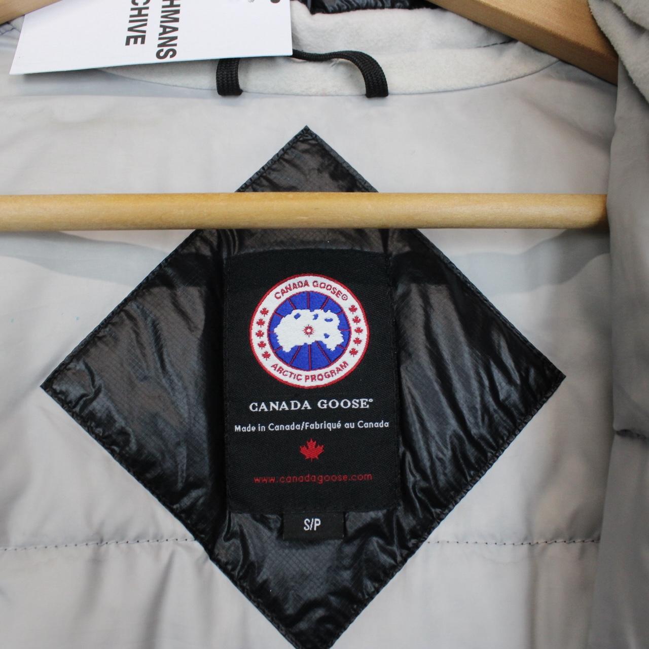 Canada Goose Black Hybridge Lite Full Zip Down Jacket