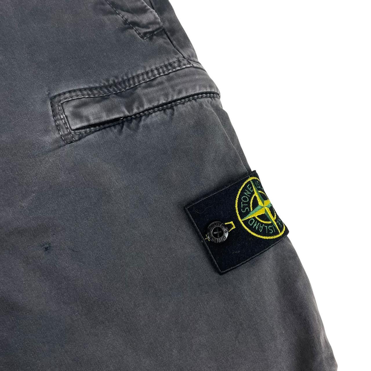 Stone Island navy blue cotton cargo shorts with logo patch and side pockets.