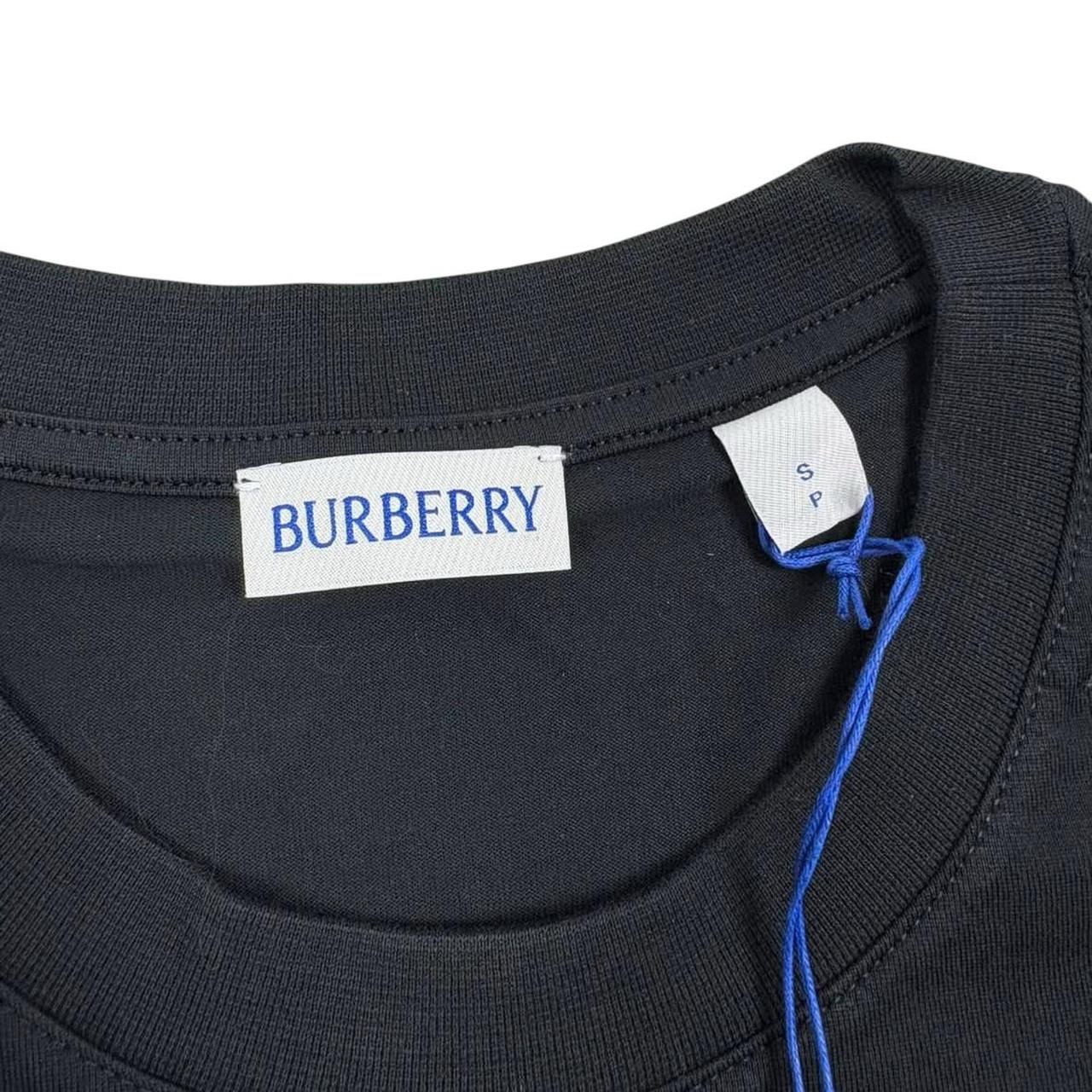 Burberry black cotton t-shirt with Nova Check pocket and logo detail.