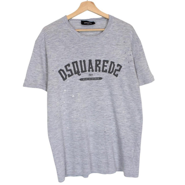 Dsquared2 grey pocket t-shirt with distressed logo print and cotton material.