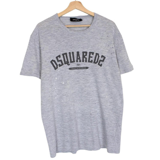 Dsquared2 grey pocket t-shirt with distressed logo print and cotton material.