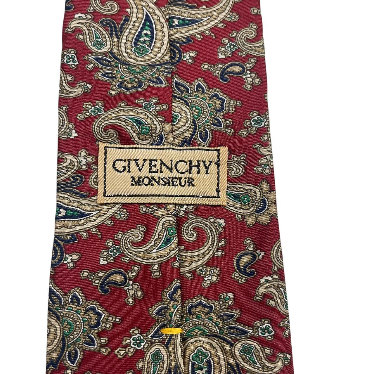 Givenchy burgundy tie with paisley pattern, made of polyester, excellent condition.
