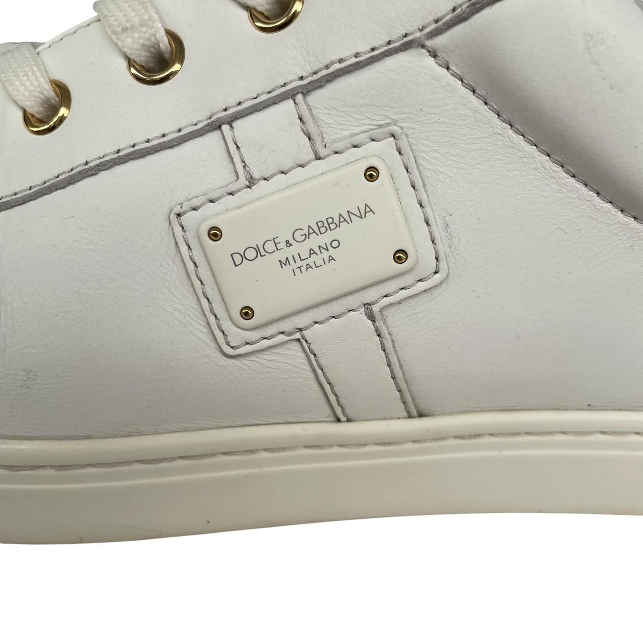 Dolce & Gabbana white and navy blue leather trainers with logo detailing and creased toe box.