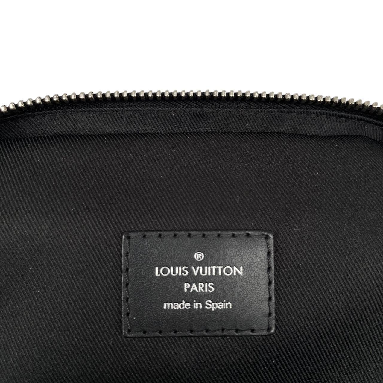 Louis Vuitton duffel bag graphite damier canvas with logo and light signs of use.