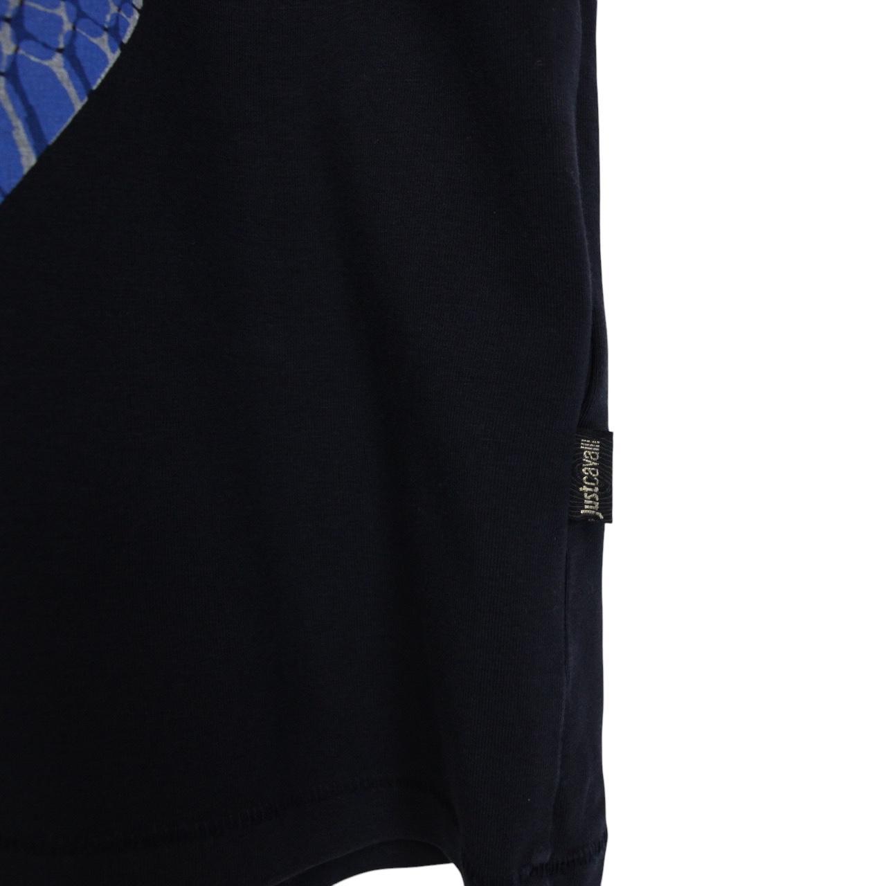 Just Cavalli navy blue cotton t-shirt with snake print and chest pocket detail.