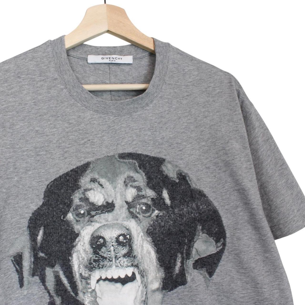 Givenchy grey cotton t-shirt featuring oversized Rottweiler print and pocket detail.