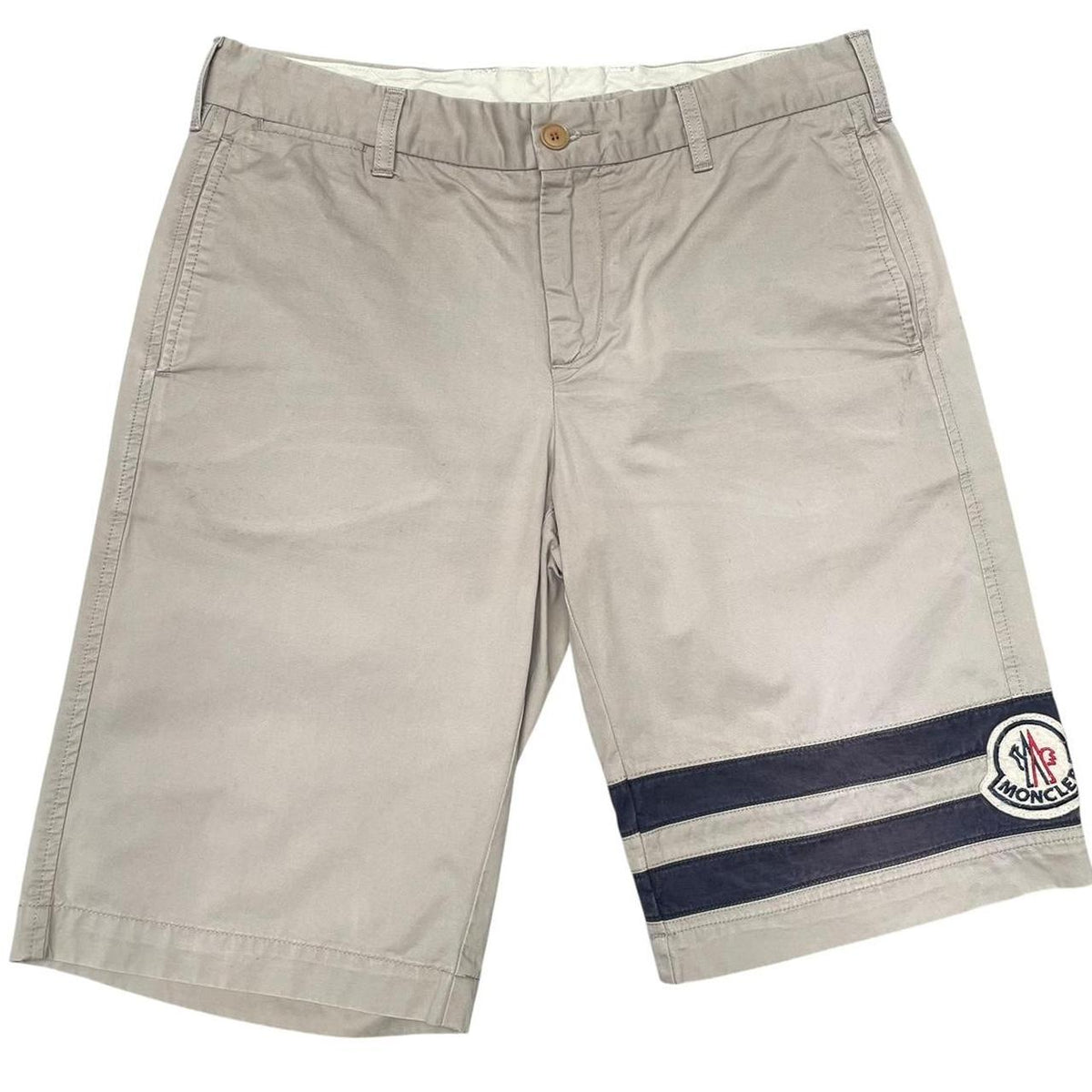 Moncler beige chino shorts with embroidered logo, cotton material, size 50.