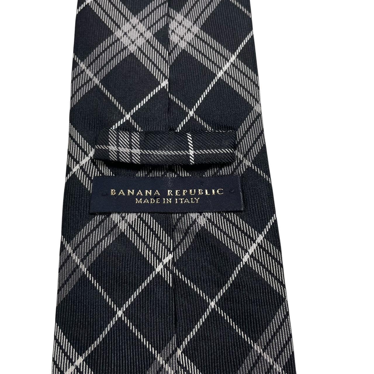Banana Republic silk tie black and white check pattern with a smooth finish.