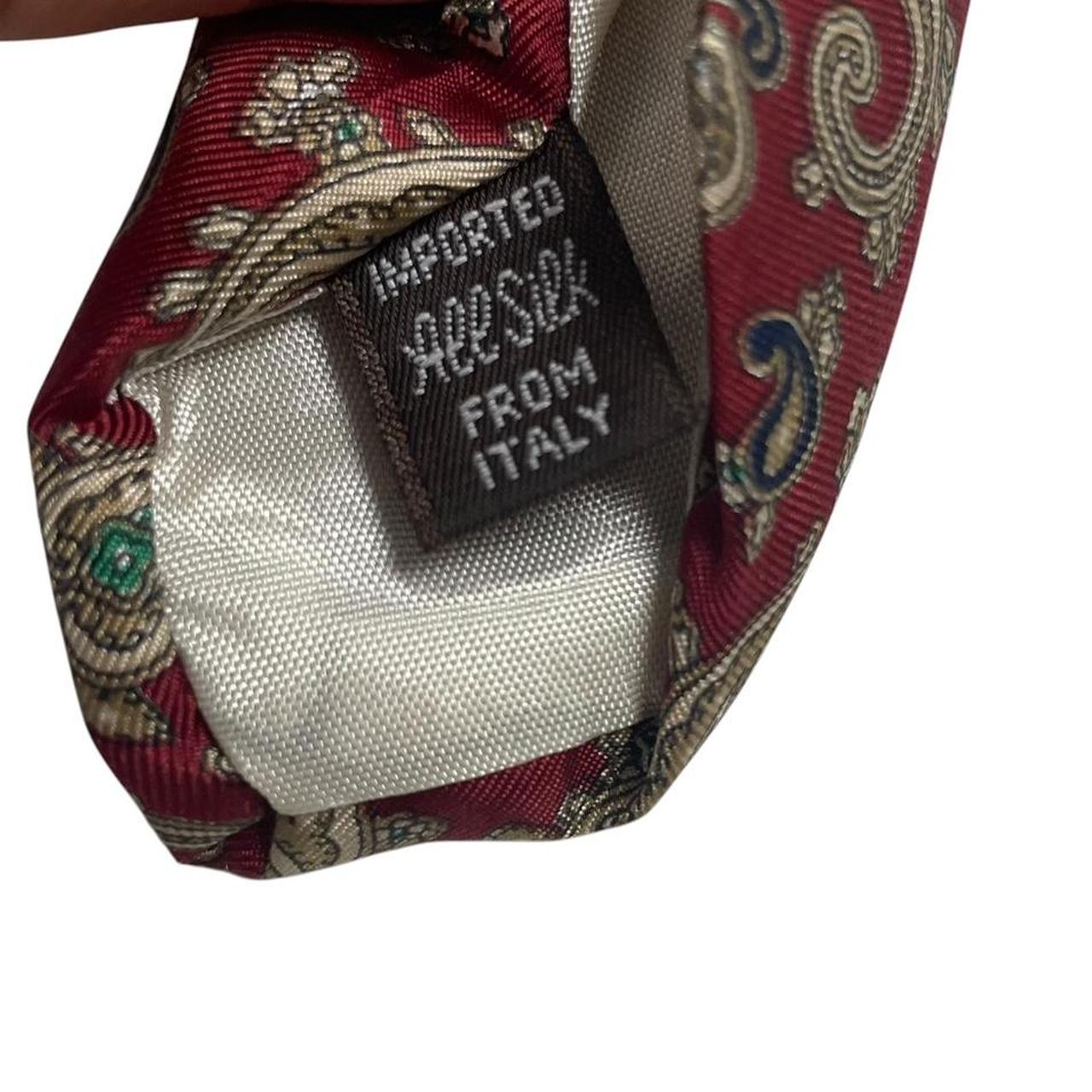 Givenchy burgundy tie with paisley pattern, made of polyester, excellent condition.
