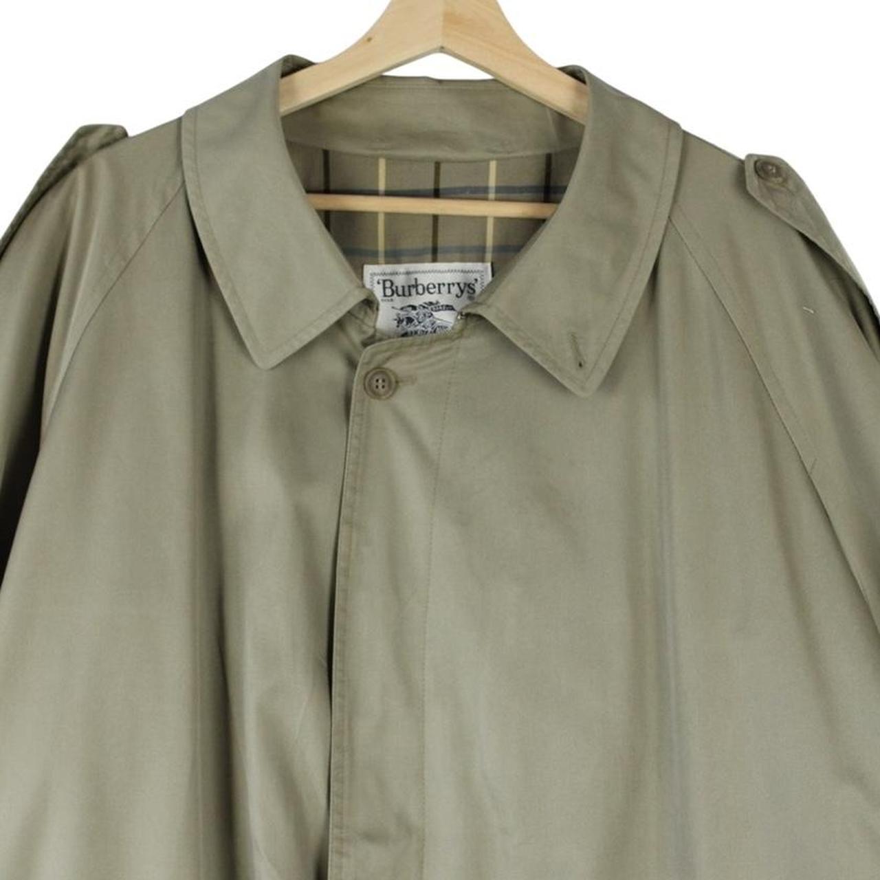 Burberry khaki green trench coat, single breasted, classic check lining, vintage 90s style.