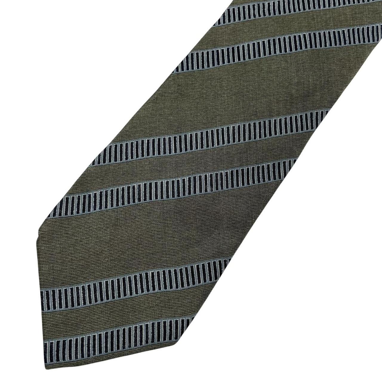 Armani green linen/silk blend tie with subtle sheen and elegant texture.