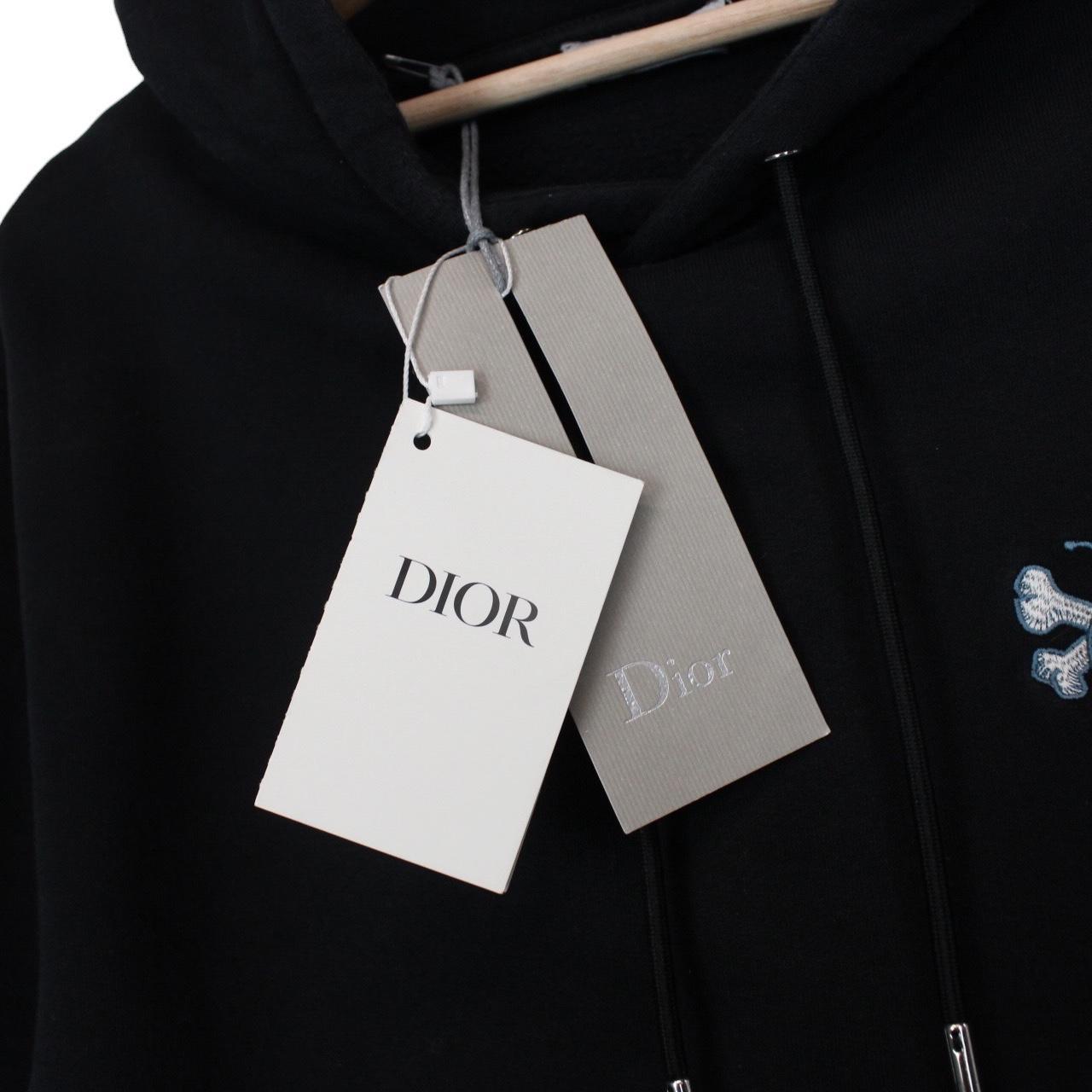 Dior hoodie in cotton featuring Shawn Stussy bee embroidery and logo details.