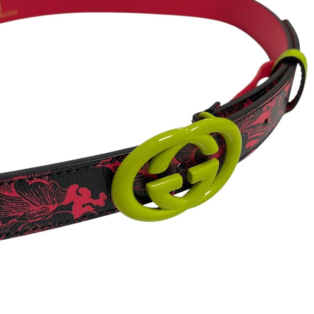 Gucci black and pink leather belt with Marmont buckle and gentle signs of use.
